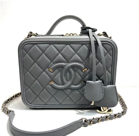 chanel vanity case 21cm 價格|Chanel+Vanity+Case的價格推薦 .